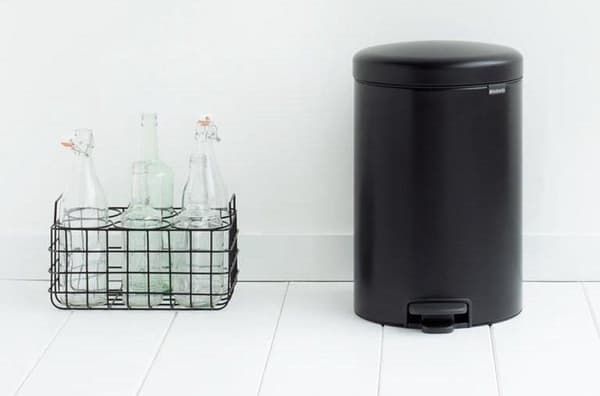 Brabantia NewIcon Papperskorgen - 20 l - Matt Svart