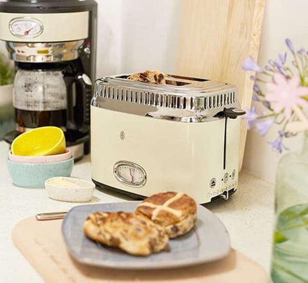 Russell Hobbs 21682-56 Retro Vintage Creme Brødrister - Creme