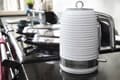 Miniatyrbild 10 av 11: Russell Hobbs 24360-70 Inspire Vattenkokare - Vit