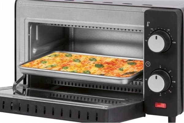 Clatronic MB 3746 - Miniuuni - 8 litraa - 650 W -Musta