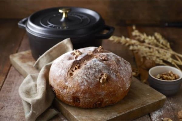 Staub Pyöreä vuoka - Ø28 cm - Musta