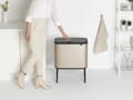 Miniatyrbild 5 av 8: Brabantia Bo Touch Bin Avfallskärl 33 Liter (3x11 Liter) Kräm