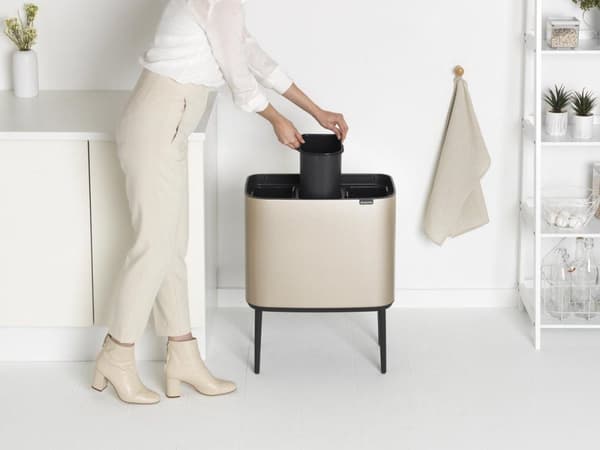Brabantia Bo Touch Bin Avfallskärl 33 Liter (3x11 Liter) Kräm