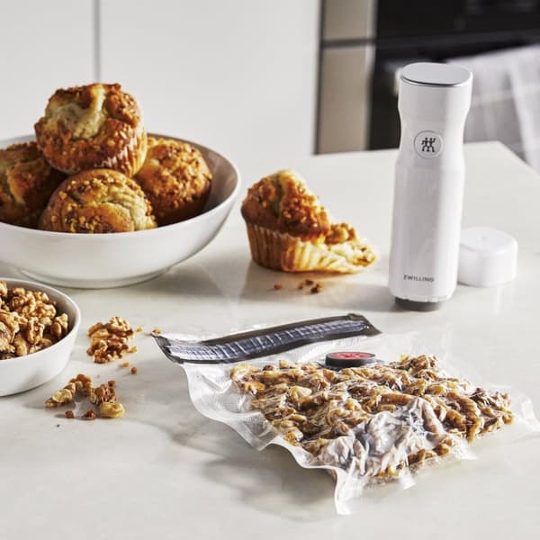 Zwilling Fresh & Save Vacuum Machine – 7-delad startsats Vacuum Sealer – Vakuumpåsar (4x) – Stor vakuumförvaringslåda (2x) – Vakuumpump