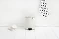 Miniatyrbild 4 av 11: Brabantia NewIcon Papperskorgen - 5 l - Vit