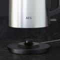 Pikkukuva 6 / 6: AEG K3-1-3ST vedenkeitin / 1,7 l tilavuus / laadukas optiikka / kolminkertainen turvakatkaisu / vesitason ilmaisin ulkopuolella / 360° kääntyvä pohja