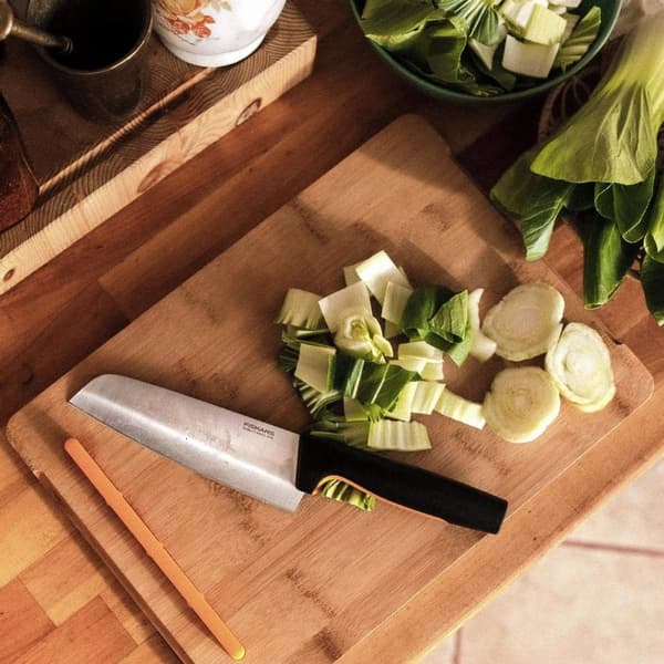Fiskars Functional Form Santoku kniv 16cm - Rustfrit stål - Softtouch anti-skrid belægning