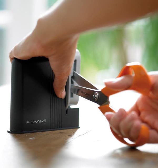 Fiskars Functional Form Clip-Sharp Saksesliber