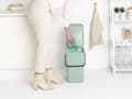 Miniatyrbillede 10 af 11: Brabantia Sort & Go Skraldespand - 25 l - Jadegrøn
