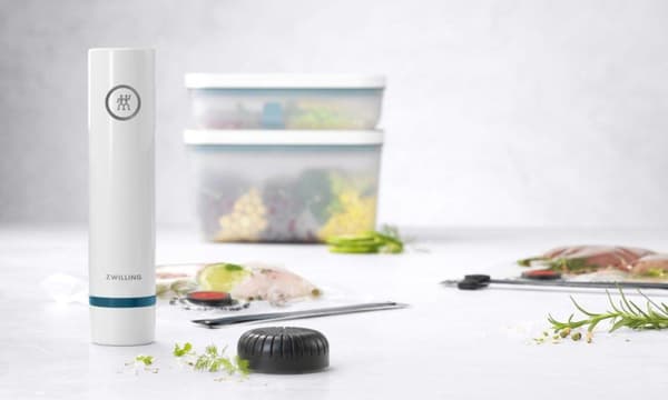 Zwilling Fresh & Save Vacuum Sealer - 8-osainen aloitussarja Vacuum Sealer - La Mer Blue - Tyhjiöpussit (5x) - Muovinen tyhjiösäiliö (2x) - Tyhjiöpump