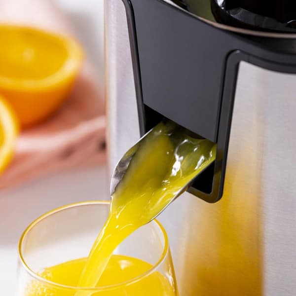 Tristar CP-3009 citrus juicer. Farve på produkt: Sort, Rustfrit stål, Skålkapacitet: 0,3 L, Ledningslængde: 1 m. Effekt: 350 W, AC indgangsspænding: 2