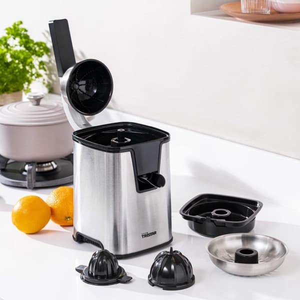 Tristar CP-3009 citrus juicer. Farve på produkt: Sort, Rustfrit stål, Skålkapacitet: 0,3 L, Ledningslængde: 1 m. Effekt: 350 W, AC indgangsspænding: 2