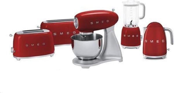 Smeg TSF02RDEU Brödrost 4 skivor Röd EGENSKAPER OCH UTRUSTNING: Målad metallkropp. 4 extra breda rostbrickor 36 mm. Automatisk centrering av toastskiv