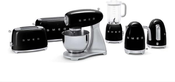 Smeg TSF02BLEU Leivänpaahdin 4 viipaletta musta OMINAISUUDET JA LAITTEET:Maalattu metallirunko.4 erityisen leveää paahtoleipää 36 mm.Automaattinen paa