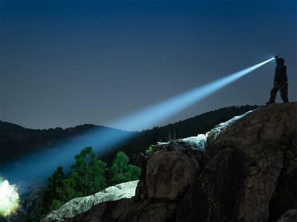 OLIGHT MARAUDER MINI FICKLAMPA 7000lm strålavstånd 600m IPX8 RGB (MARAUDER MINI)