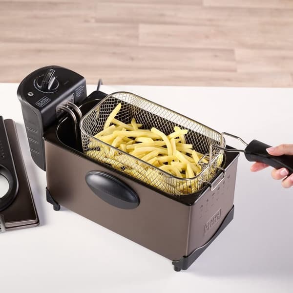 Black & Decker sähköinen rasvakeitin BXDF2100E 2100W 3L hajuton lämpötilavalinta ruostumatonta terästä