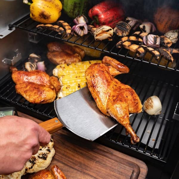 Traeger Grillilastalla Xxl Ruskea