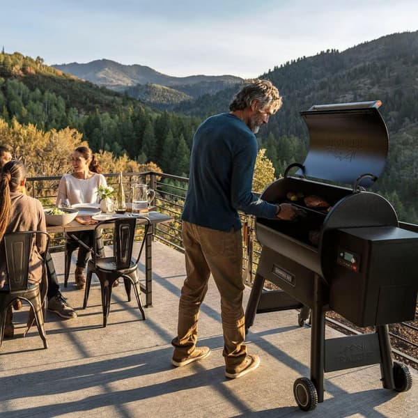 Traeger Grilli Ironwood D2 885 Musta