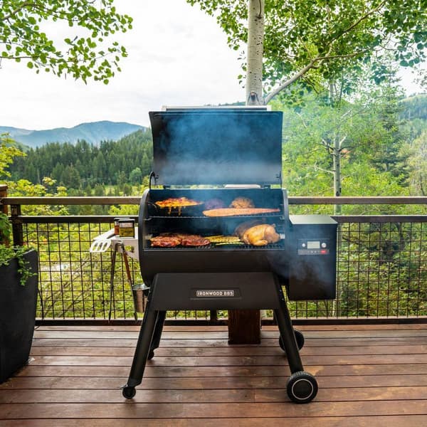 Traeger Grilli Ironwood D2 885 Musta