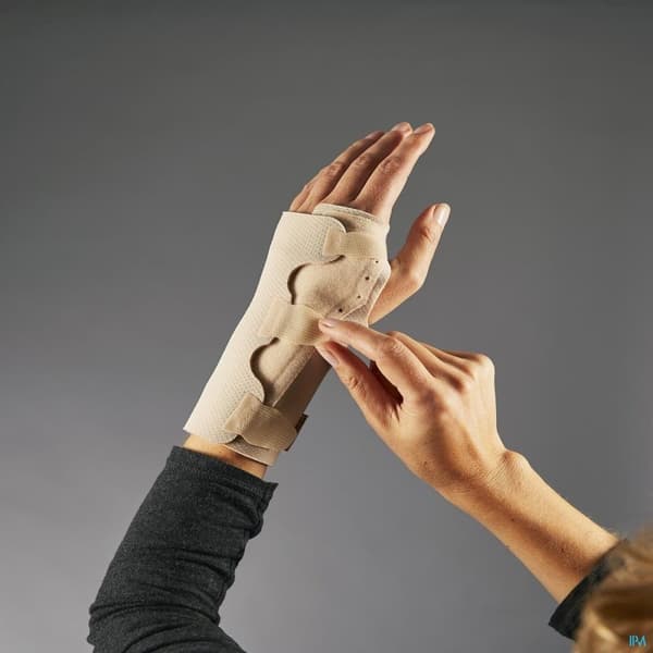 Futuro vändbar handledsskena L