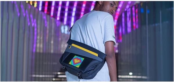 Divoom™ - Pixel SlingBag-V - LED-animationsskärm - Inkluderar app - Svart