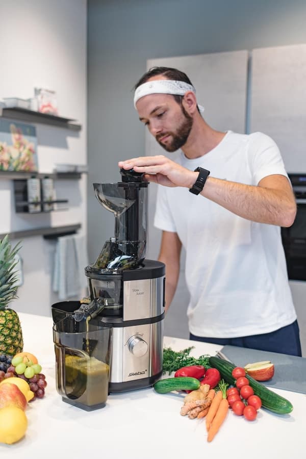 Steba E400 - Slow juicer - 1000 ml - 400 Watt - frugt & grønt - rustfrit stål