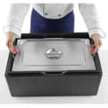 Miniatyrbild 3 av 3: Cateringcontainer GN 1/3 med infällbara handtag 325x176x200mm 7,8L Hendi 817452