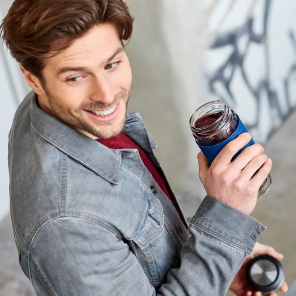 Emsa N20805 Temugg Temugg av dubbelväggigt glas | håller dig varm i 1 timme| 0,4 liter | avtagbar sil | BPA-fri | 100% tight | läckagesäker | blå