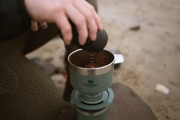 Stanley The Perfect-Brew Pour Over - Kaffefilterholder - Hammertone Grøn