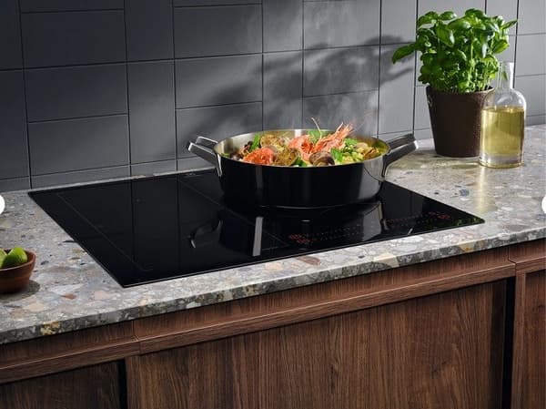 ELECTROLUX induktionshäll CIS62450