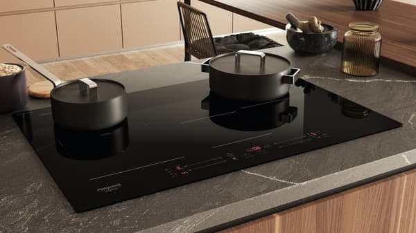 Hotpoint Ariston HS 1377C CPNE Sort Indbygget 77 cm Zone induktionskogeplade 4 zone(r)