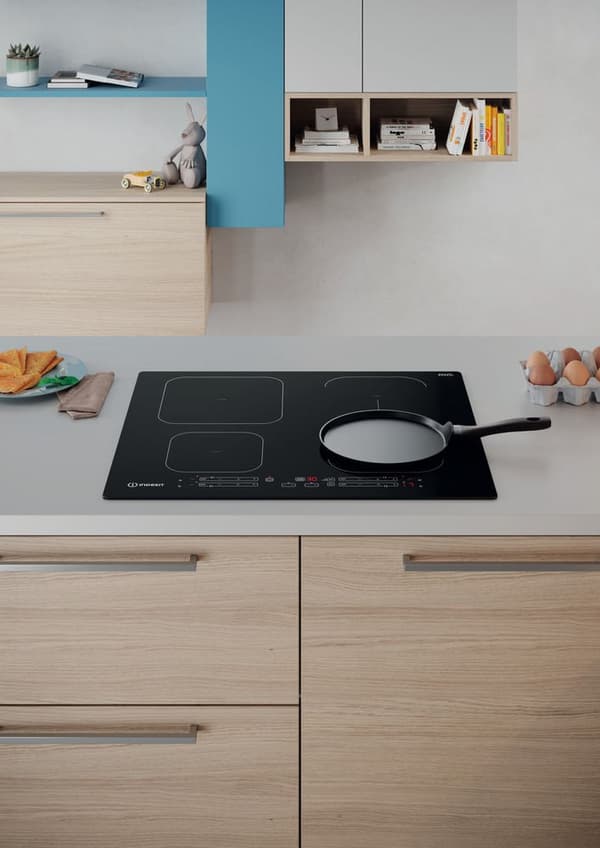Indesit IB 65B60 NE Svart Inbyggd 59 cm Zon induktionshäll 4 zon(er)