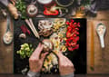 Miniatyrbild 3 av 11: SKÄRBRÄDA I GLAS 52x40 PASTA