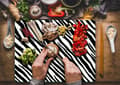 Miniatyrbild 3 av 11: SKÄRBRÄDA I GLASPLATTA 52x40 ZEBRA