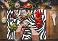 Miniatyrbild 3 av 11: SKÄRBRÄDA I GLASPLATTA 52x40 ZEBRA