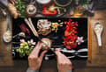 Miniatyrbillede 3 af 11: SKÆREBRÆT I GLAS 52x30 BLOMSTER