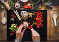 Pikkukuva 3 / 11: LASILEIKKUULAUTA 52x40 CHILI-PAPRIKAT