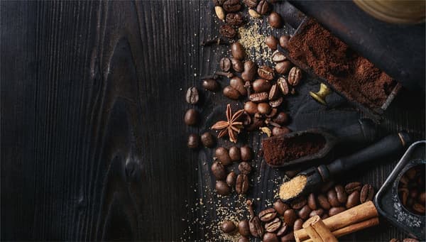 SKÄRBRÄDA I GLASPLATTA 52x30 KAFFE