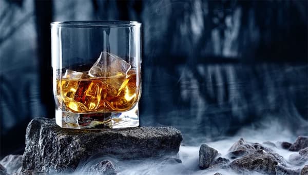SKÄRBRÄDA I GLAS 52x30 WHISKY