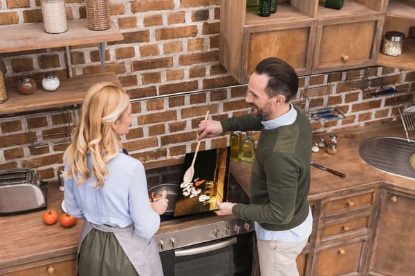 SKÄRBRÄDA I GLAS 52x30 GULD