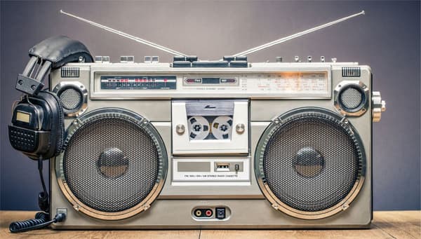 SKÆREBRÆT I GLAS 52x30 RADIO