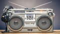 Miniatyrbillede 2 af 11: SKÆREBRÆT I GLAS 52x30 RADIO