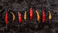 Miniatyrbild 2 av 11: SKÄRBRÄDA I GLAS 52x30 CHILI