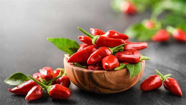 SKÄRBRÄDA I GLAS 52x30 PAPRIKA
