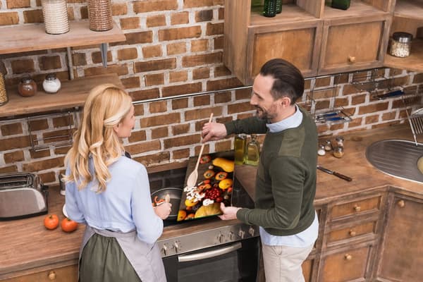 SKÄRBRÄDA I GLAS 52x30 GRÖNSAKER