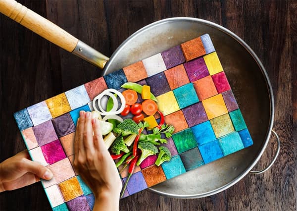 SKÄRBRÄDA I GLASPLATTA 52x30 MOSAIK