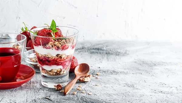 SKÆREBRÆT I GLAS 52x30 DESSERT