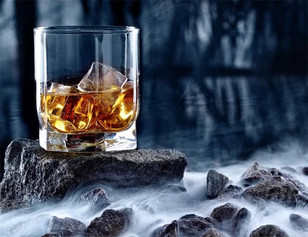 SKÄRBRÄDA I GLAS 52x40 WHISKY