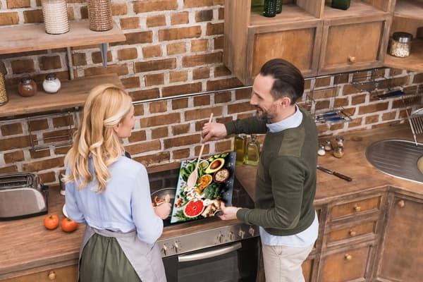 SKÄRBRÄDA I GLAS 52x40 GRÖNSAKER