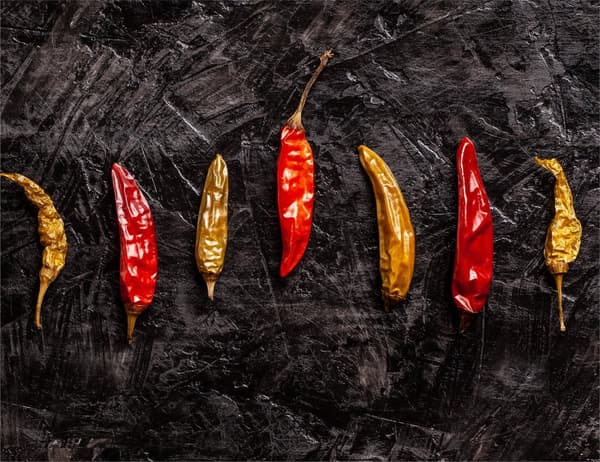 SKÄRBRÄDA I GLAS 52x40 CHILI